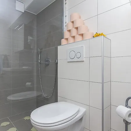 Apartmán With Parking Space - Makarska - 11687 *