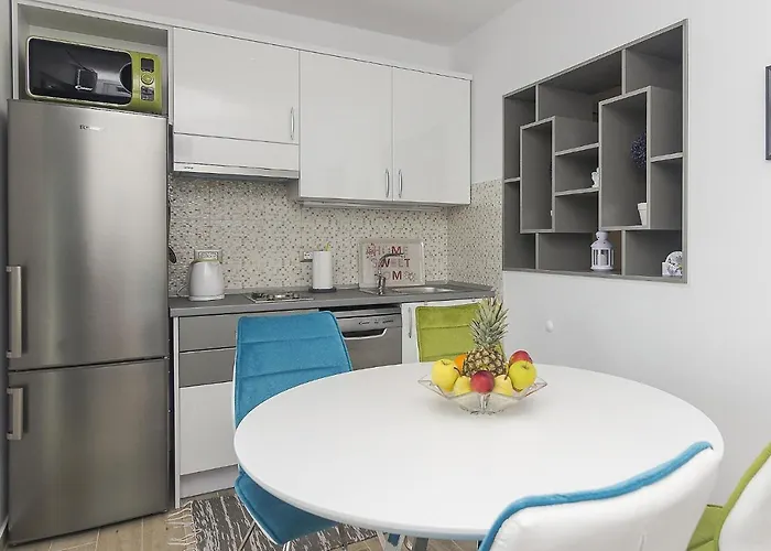 Апартаменты With Parking Space Brela, Makarska - 11687 Брела