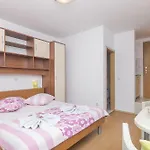 Διαμέρισμα With Parking Space - Makarska - 11687 *