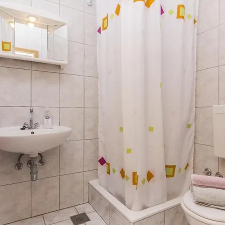 Appartamento With Parking Space - Makarska - 11687