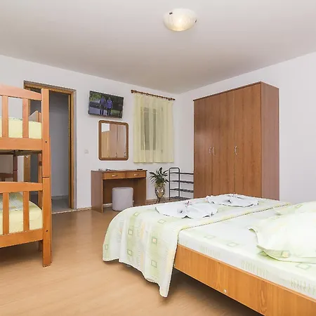 With Parking Space - Makarska - 11687 * Brela