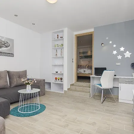 With Parking Space - Makarska - 11687 Brela